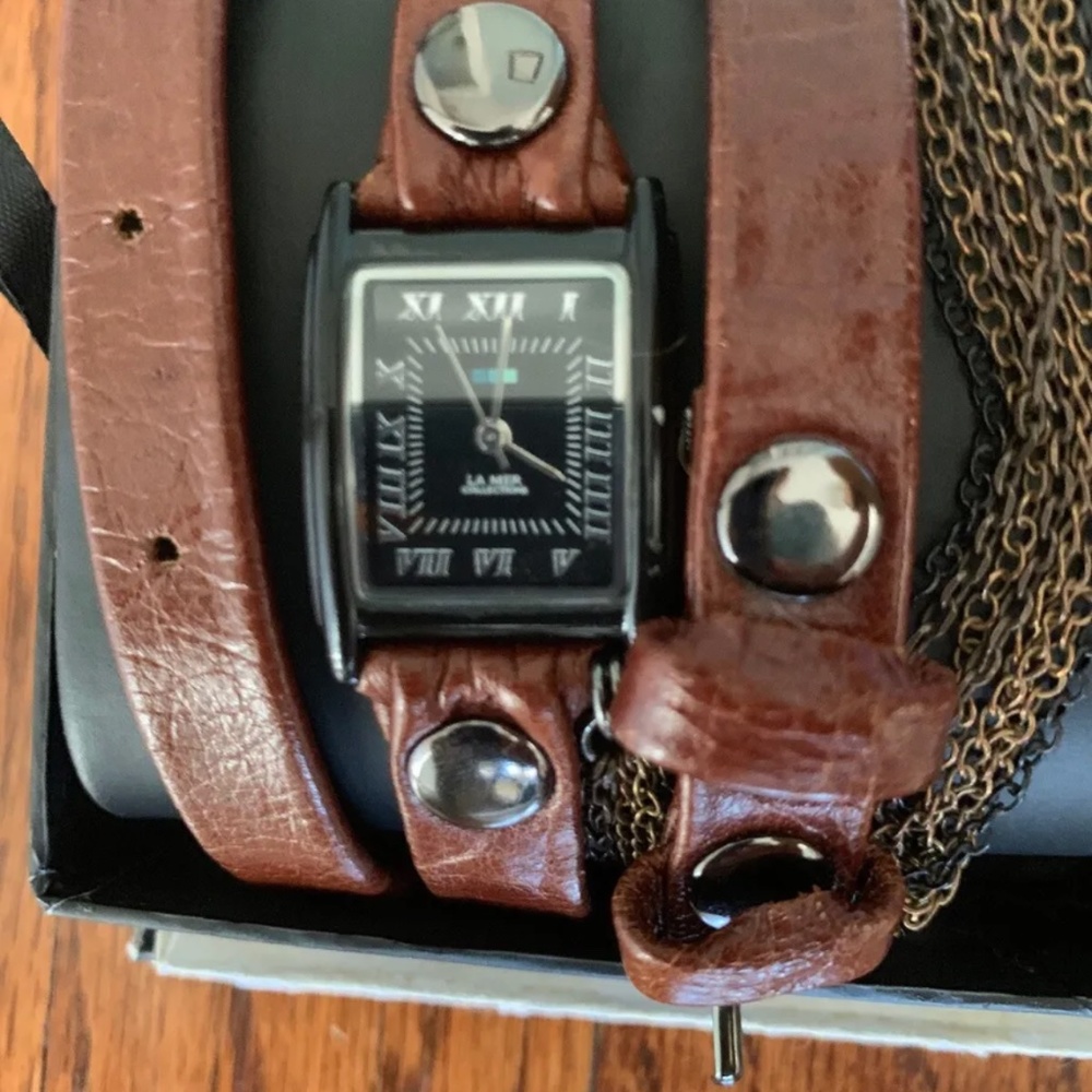 La Mer wrap watch Brown/Black with chains